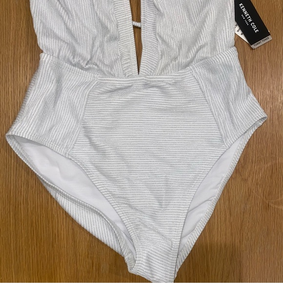 Kenneth Cole Shimmer Plunge One Piece White Medium - Picture 6 of 9